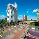 Vic Leiden