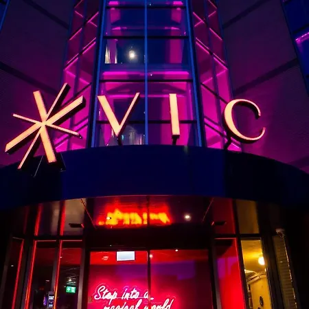 Vic Leiden