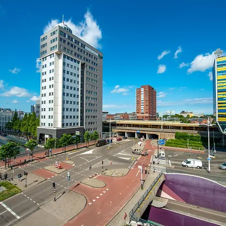 Vic Leiden