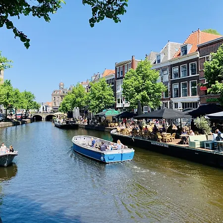Vic 4* Leiden