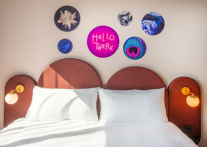 Ξενοδοχείο Vic 4*